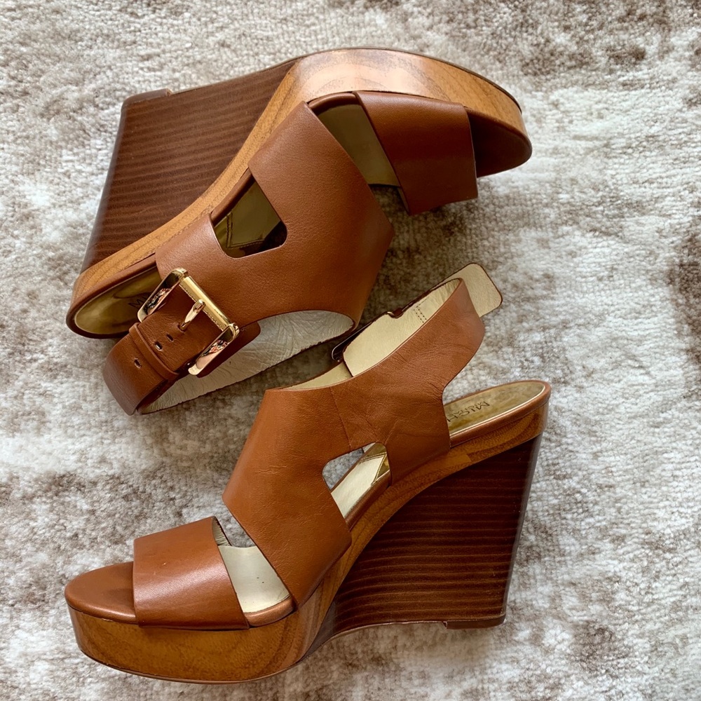 MICHAEL KORS Carla Wedge